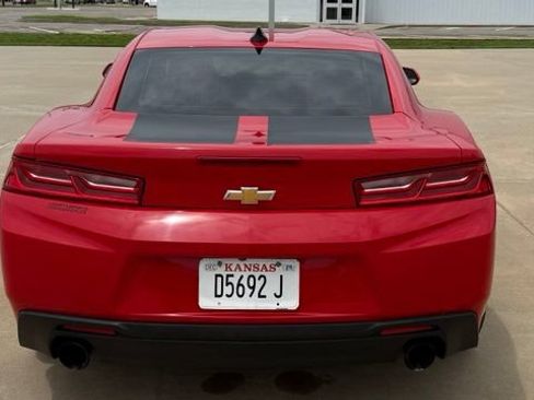 Used 2017 Chevrolet Camaro LT RWD image 7