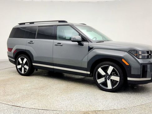 Used 2024 Hyundai Santa Fe Limited image 3