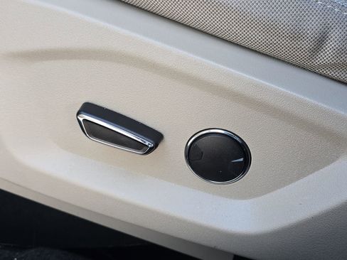 Used 2018 Ford Explorer FWD image 12