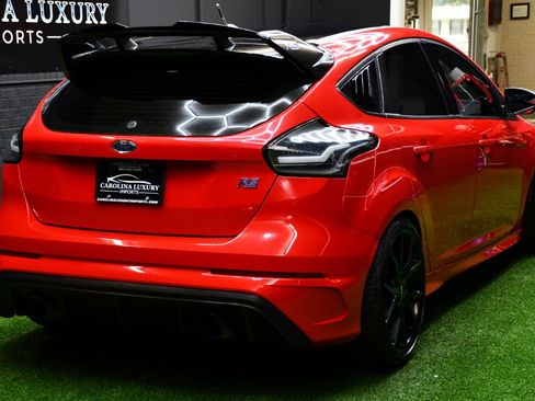 Used 2018 Ford Focus RS AWD/4WD image 15