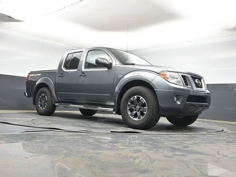 Used 2019 Nissan Frontier Desert Runner image 16