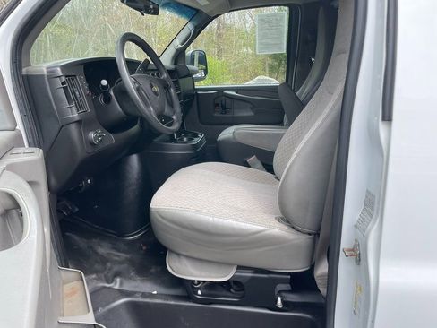Used 2015 Chevrolet Express 2500 w/ Chrome Appearance Package RWD image 12