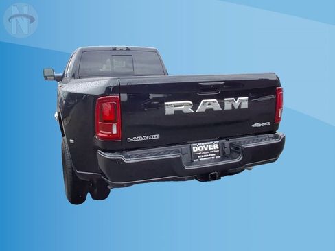 Used 2025 RAM 3500 Limited w/ Towing Technology Group AWD/4WD image 7