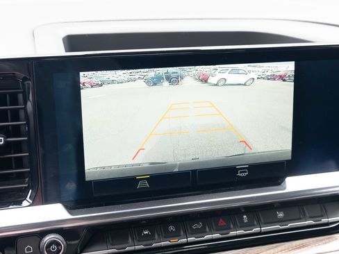 Used 2024 Chevrolet Silverado 1500 RST AWD/4WD image 4