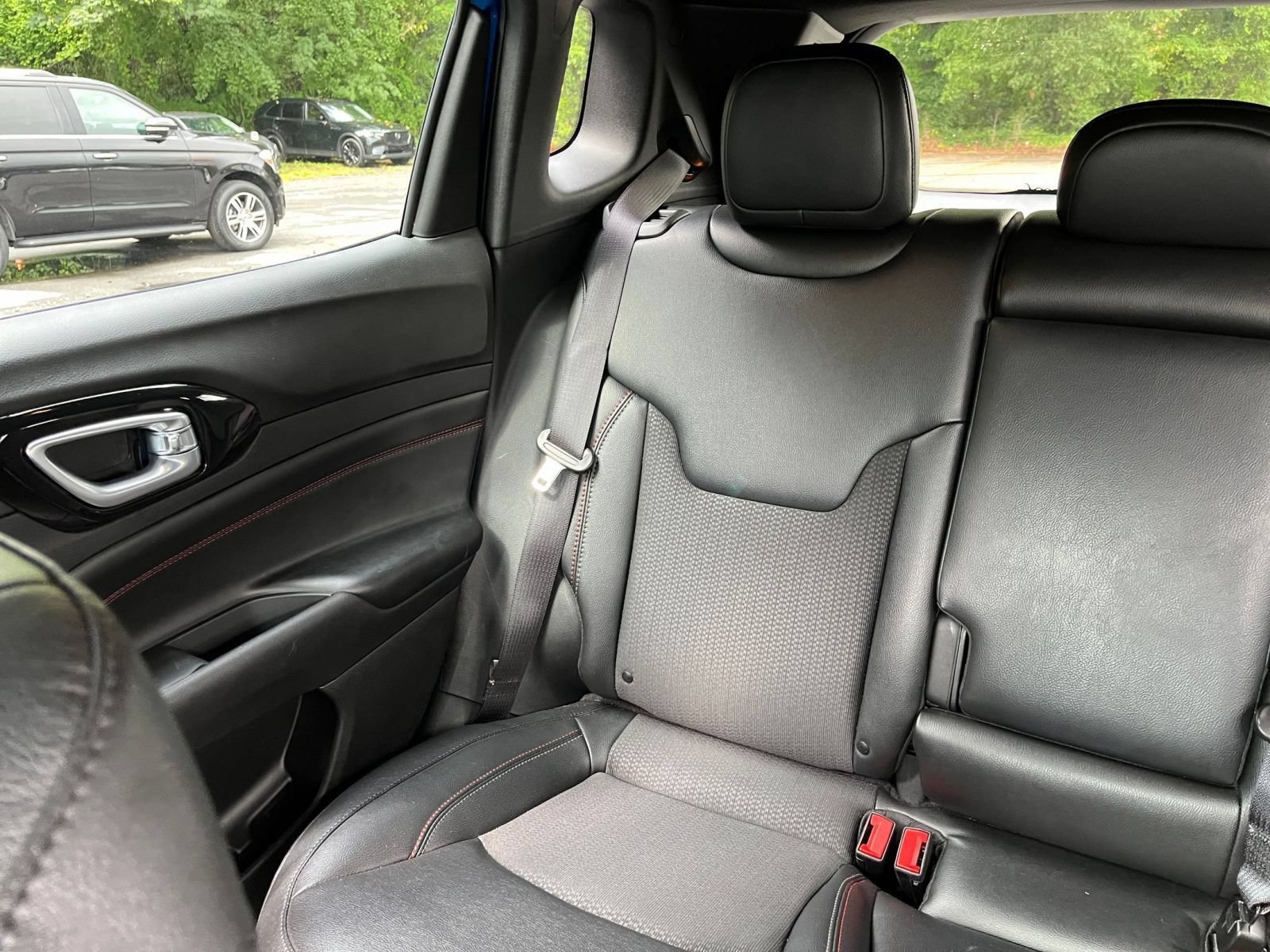 Used 2025 Jeep Compass Trailhawk AWD/4WD image 41