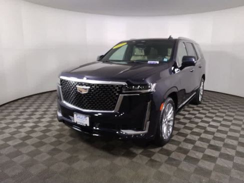 Used 2021 Cadillac Escalade Premium Luxury image 4