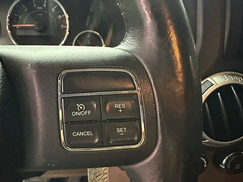 Used 2012 Jeep Wrangler Unlimited Sahara w/ Connectivity Group AWD/4WD image 11
