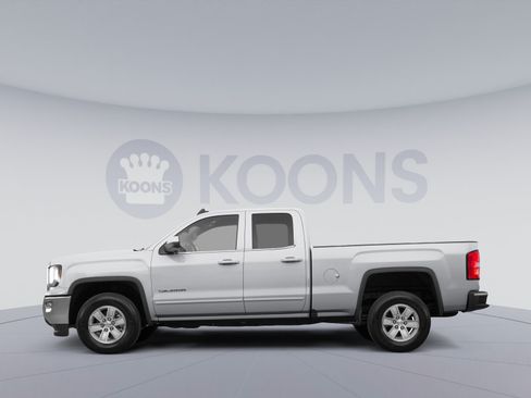 Used 2018 GMC Sierra 1500 SLE w/ Black Pack AWD/4WD image 2