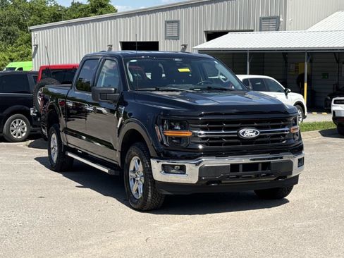 Used 2025 Ford F150 XLT w/ Equipment Group 301A Standard AWD/4WD image 3