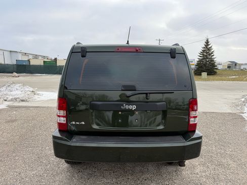 Used 2010 Jeep Liberty Sport image 6