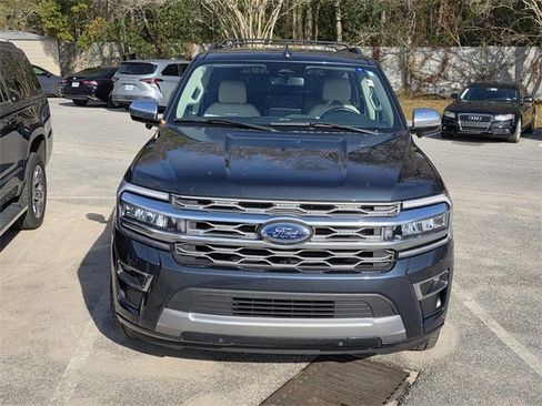 Used 2024 Ford Expedition Platinum image 2