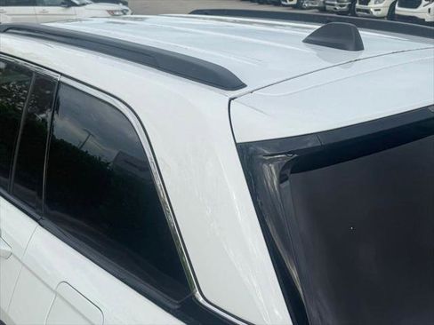 Certified 2025 Jeep Grand Cherokee Laredo image 38