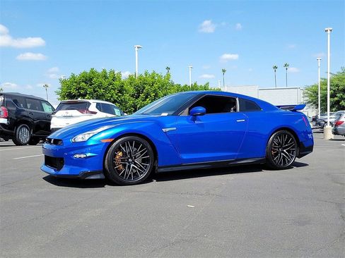 Used 2024 Nissan GT-R Premium w/ Premium Interior Package image 31