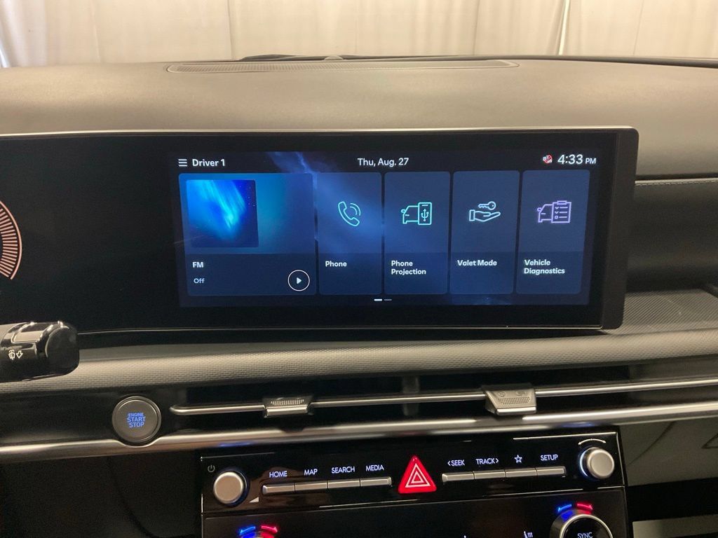 Used 2025 Hyundai Santa Cruz SEL FWD image 9