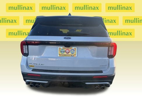 Certified 2025 Ford Explorer Platinum w/ Ultimate Package image 35