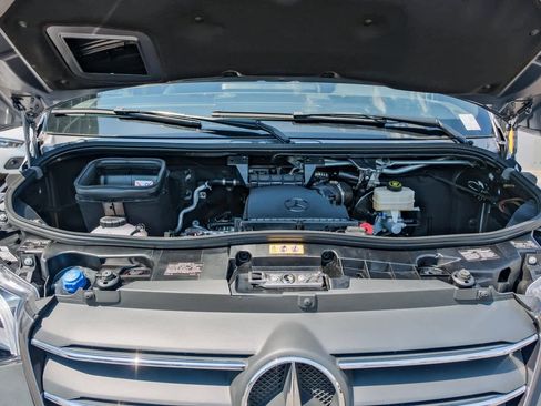 Used 2024 Mercedes-Benz Sprinter 2500 image 22