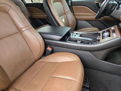 Used 2022 Lincoln Aviator Reserve w/ Equipment Group 201A AWD/4WD image 8