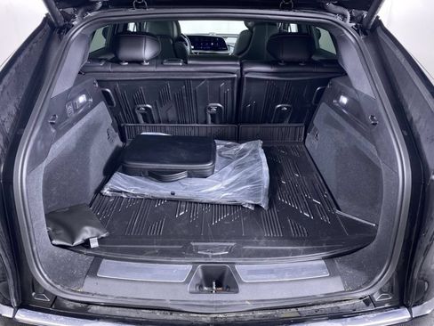 New 2025 Cadillac Lyriq Luxury w/ LPO, Floor Liner Package AWD/4WD image 16