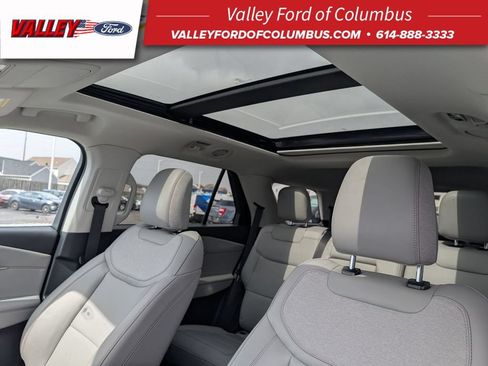 New 2025 Ford Explorer Active w/ Active Comfort Package AWD/4WD image 5