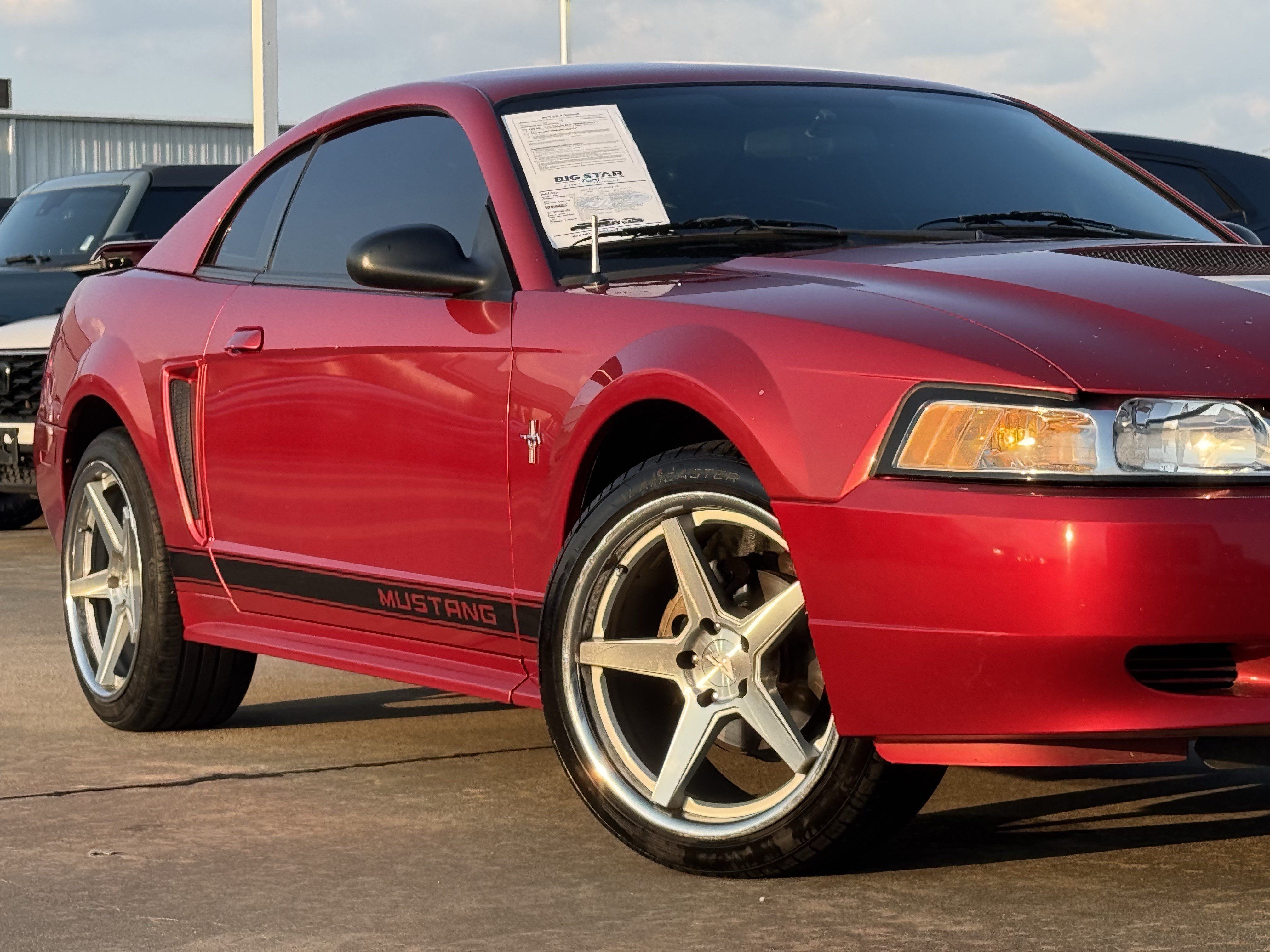 Used 2002 Ford Mustang Coupe RWD image 3