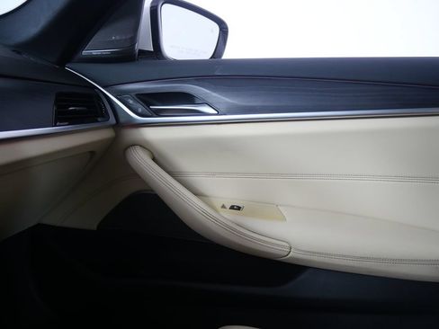 Used 2022 BMW 530i RWD image 26