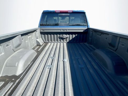 Used 2025 Chevrolet Silverado 2500 LT AWD/4WD image 19