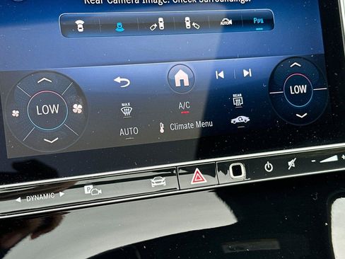 Used 2025 Mercedes-Benz GLC 300 4MATIC image 20