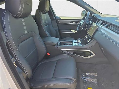 New 2026 Jaguar F-PACE R-Dynamic S image 7