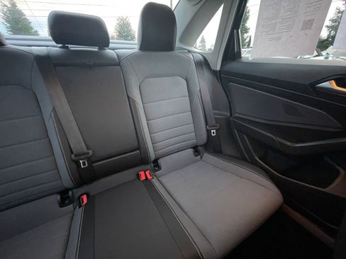 Used 2025 Volkswagen Jetta SE image 37