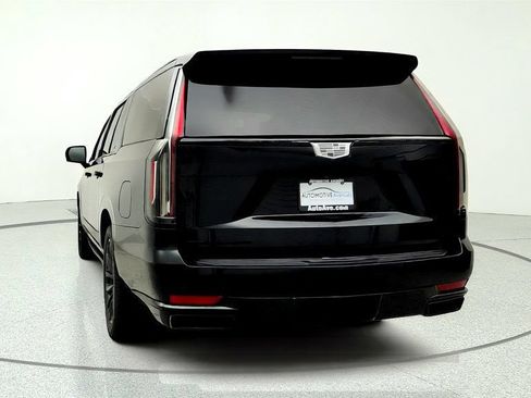 Used 2022 Cadillac Escalade ESV Sport w/ Touring Package AWD/4WD image 6