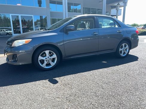 Used 2013 Toyota Corolla LE w/ Premium Pkg FWD image 1