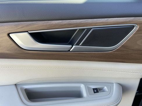New 2026 Volkswagen Atlas SE FWD image 16