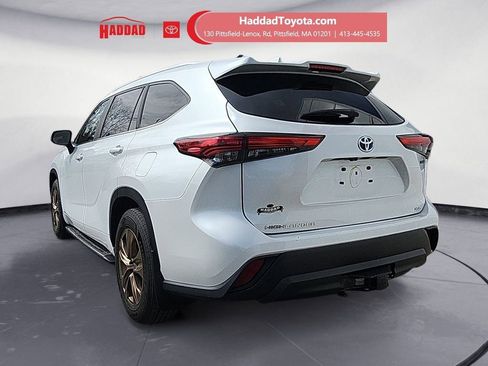 Used 2023 Toyota Highlander Bronze Edition AWD/4WD image 3