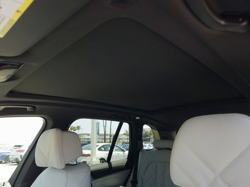 New 2026 BMW X5 xDrive40i w/ M Sport Package AWD/4WD image 12