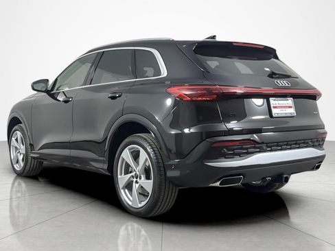 Used 2025 Audi Q5 Premium Plus w/ Premium Plus AWD/4WD image 3