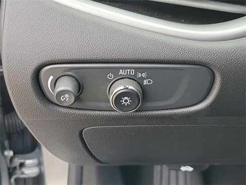 Used 2024 Chevrolet Malibu LT image 30