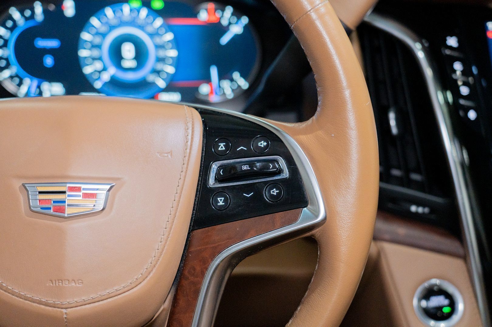 Used 2016 Cadillac Escalade Platinum AWD/4WD image 41