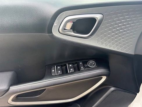 Used 2024 Kia Soul LX w/ Option Group 015 image 7