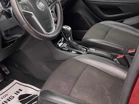 Used 2021 Buick Encore Preferred w/ Safety Package image 19