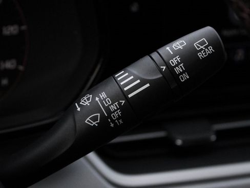 Used 2024 Chevrolet Trax RS w/ Driver Confidence Package image 33