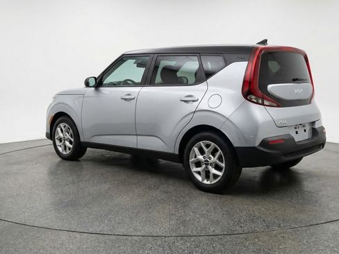Used 2025 Kia Soul LX w/ LX Technology Package FWD image 5