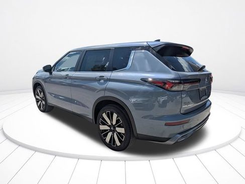 New 2026 Mitsubishi Outlander SE FWD image 6
