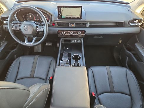 Used 2024 Honda Pilot Touring image 16