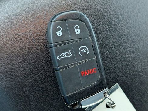 Used 2019 Dodge Charger SXT image 29