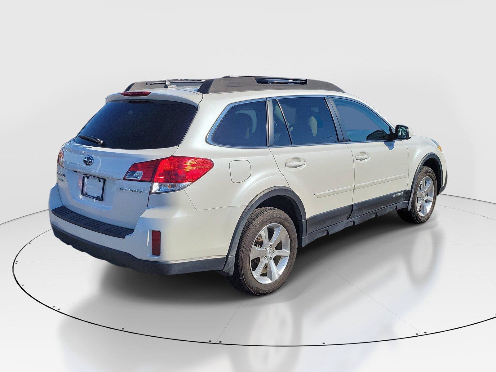 Used 2013 Subaru Outback 2.5i Limited AWD/4WD image 4