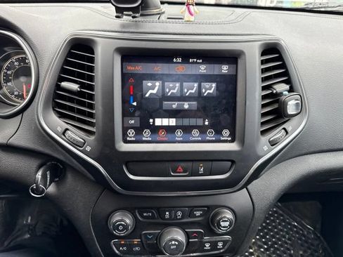Used 2022 Jeep Cherokee Latitude w/ Trailer Tow Group AWD/4WD image 13