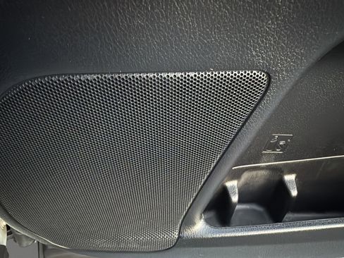 Used 2019 Toyota Highlander LE image 33