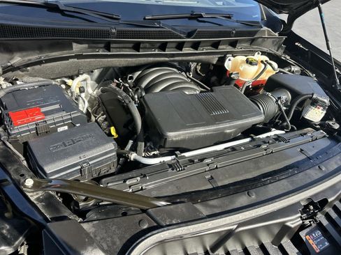 Used 2024 Cadillac Escalade ESV Luxury image 9