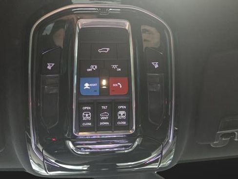 Used 2021 Jeep Grand Cherokee L Overland w/ Advanced Protech Group III AWD/4WD image 35