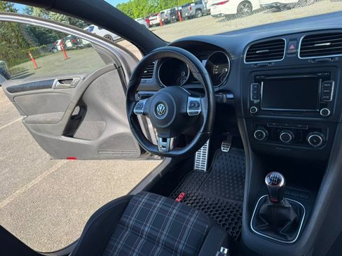Used 2011 Volkswagen GTI 4-Door FWD image 19
